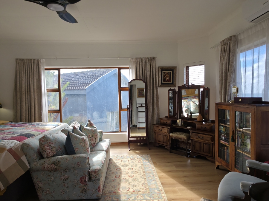 3 Bedroom Property for Sale in Wavecrest Eastern Cape